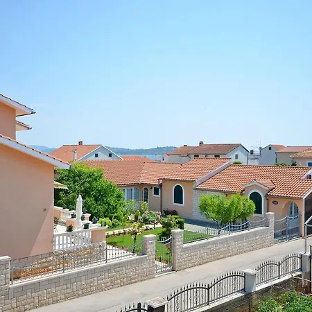 Apartment And Zinka *