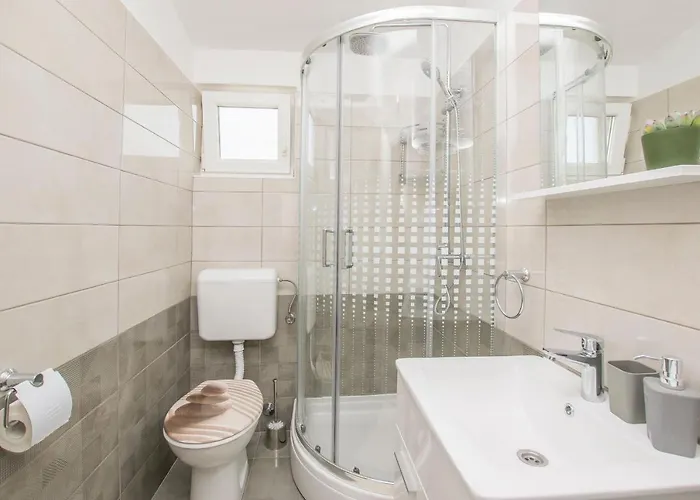 アパート And Zinka