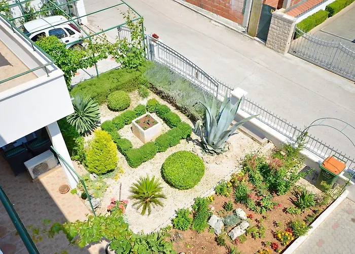 アパート And Zinka *